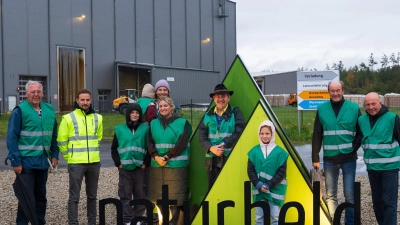 Die kleine Besuchergruppe des DAGA e.V. mit Geschäftsführer Florian Bösl 2. v. l. (Bild: Florian Wittich)