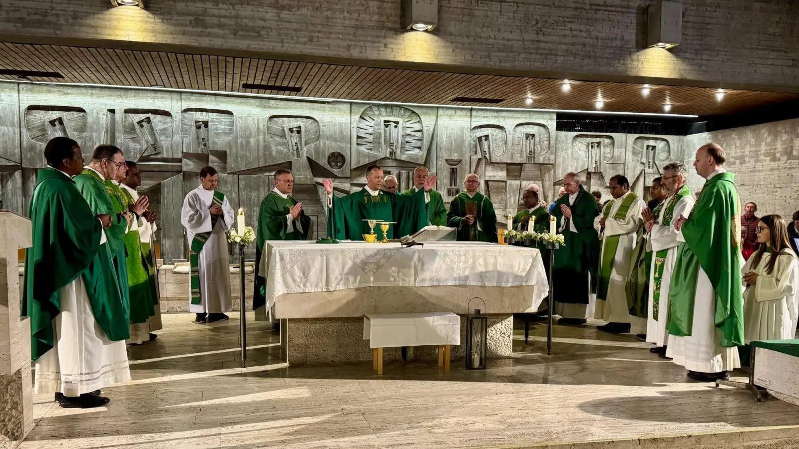 Eröffnung des Dekanatstages mit einem feierlichen Gottesdienst in St. Michael Amberg. (Bild: Thomas Held)