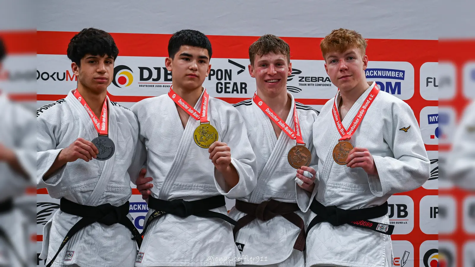 Siegerehrung bis 60kg, Kilian Löffler ganz rechts (Bild: Jonas Loeffler)