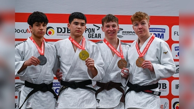 Siegerehrung bis 60kg, Kilian Löffler ganz rechts (Bild: Jonas Loeffler)