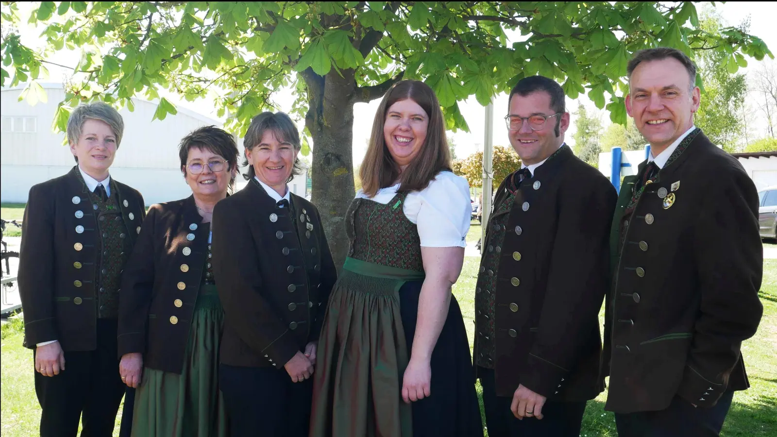 Anja Holzgartner (Kassenprüferin), Irmgard Betz (Kassenprüferin), Margit Matzke (3. Vorsitzende), Kristina Betz (1. Vorsitzende), Philipp Korb (2. Vorsitzender), Sebastian Lindner (Kassier) - von links. (Bild: Philipp Korb)