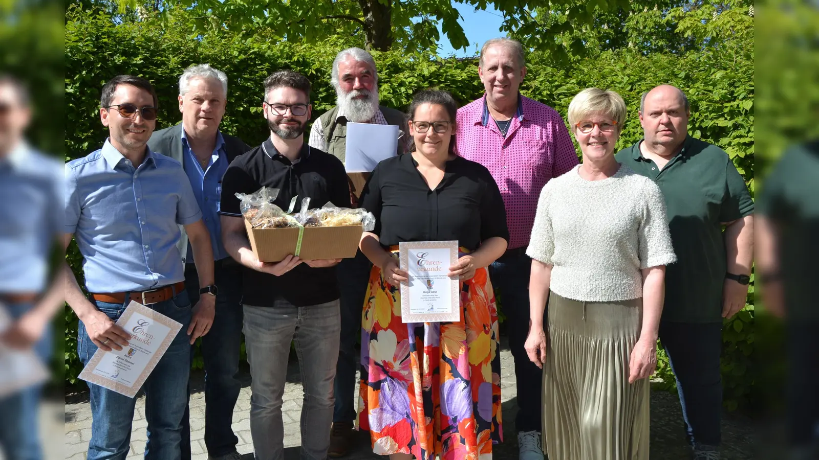 Im Bild die geehrten Tischtennis-Funktionäre des Bezirk Oberpfalz Nord, (von links) mit Daniel Staimer, Bezirksvorsitzender Günter Bauer, scheidender Bezirksfachwart Nachwuchssportangebot Benjamin Lingl, scheidender Bezirksfachwart für besondere Aufgaben Roland Brunner, Bezirksjugendwartin Katja Götz, Bezirksfachwart Breitensport Wolfgang Scharnagel, BLSV-Bezirksvorsitzende Barbara Hernes und BTTV-Präsident Wolfgang Popp.  (Bild: jr)
