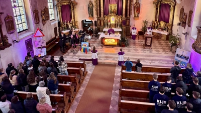 Die Pfarrkirche St. Martin in Wutschdorf beim Jugendgottesdienst. (Bild: Ina Piehler )