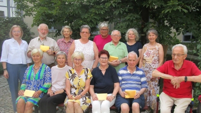 Zahlreiche ehrenamtliche Mitarbeiter/innen leisten im Marienheim wertvolle Dienste (ganz links im Bild: Heimleitung Silvia Völkl-Renner). (Bild: Daniela Donhauser )