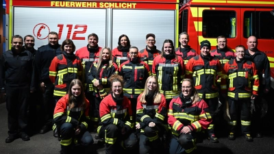 Absolventen des Leistungsabzeichens mit der Kreisbrandführung. (Bild: Lena Wiesnet)