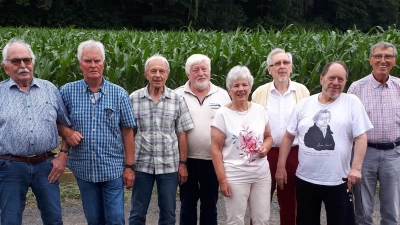 Treffen von ehemaligen Schülern und Schülerinnen des Gymnasiums Marktredwitz. Angereist waren sie aus Sprockhövel in Nordrhein-Westfalen, aus dem Raum Nürnberg und aus der Gegend rund um Marktredwitz. (Bild: Christine Etzold/exb)