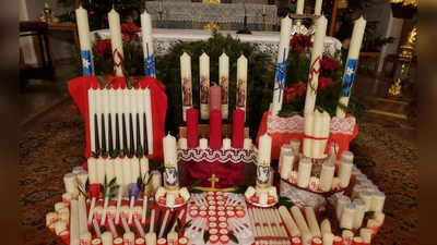 Kerzen zum Lichtmesstag in der Katholischen Kirche in Wildenau. (Bild: Josef Albrecht)