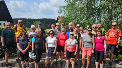 Flosser Gruppe besucht Partnergemeinde Tlucna zu gemeinsamer Radtour. (Bild: Peter Rossmann)