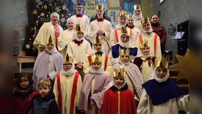 Tagelang waren die Sternsinger von Herz Jesu bei klirrender Kälte unterwegs und sammelten 6477 Euro Kinder in Not.  (Bild: Helmut Kunz)