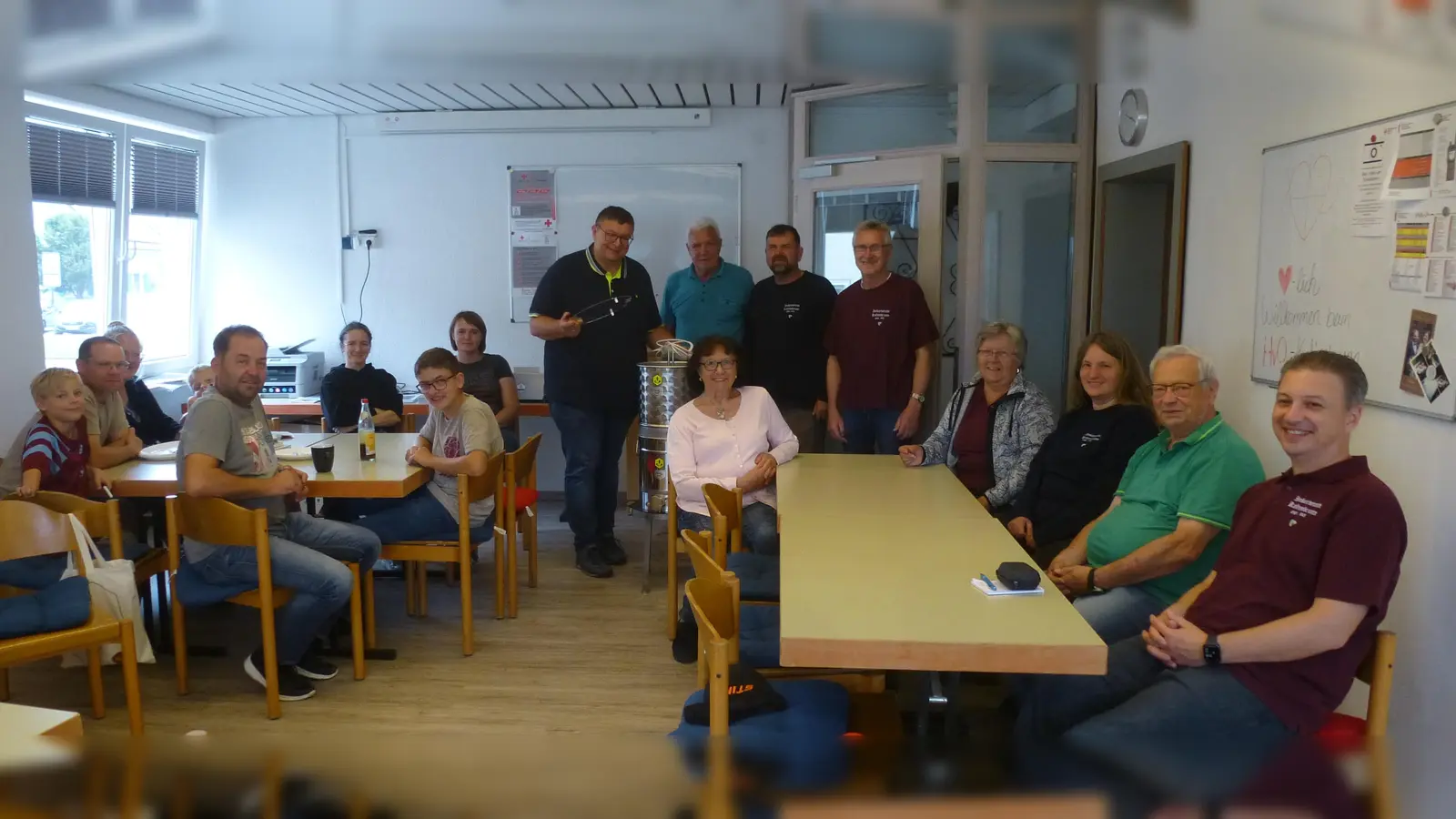 Immer auf neuestem Stand: Beim Familientag stellte der Imker- und Bienenzuchtverein neue Anschaffungen vor - hier das Melithermgerät. (Bild: Siegfried Bock)