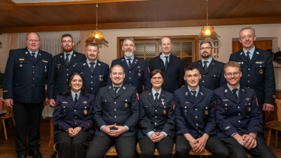 Hintere Reihe von links: Helmut Schatz, Stefan Mutzbauer, Markus Frey, Daniel Maunz, Konrad Kiener, Florian Pscheidl, Dieter Schweiger vordere Reihe von links: Bogner Katharina, Michael Raab, Bettina Maunz, Jonas Hösl, Manuel Schloßer (Bild: Bettina Maunz)