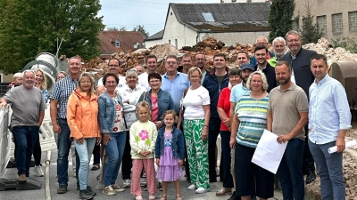 Baustellenbesichtigung der Wählergemeinschaft Arbeitnehmer-Eigenheimer  (Bild: Tonia Pröls)