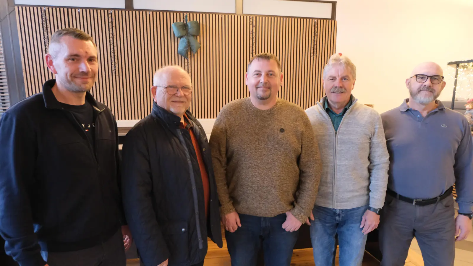 Die Vertreter der Gebietsverkehrswachten. Von links: Andreas Bescherer, Hans Bscherer ( ESB), Bürgermeister Markus Ludwig (NEW) , Hans Messer ( VOH) und Michael Lauterbach (NEW). (Bild: Fred Lehner)