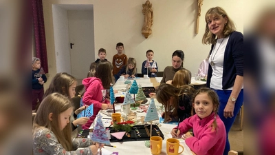 Basteln im Advent (Bild: Christine Weig)