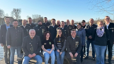 Strahlende Gesichter der Geehrten bei der JHV der SSG Weiherhammer am Beckenweiher in Weiherhammer (Bild: Melanie Oppitz)