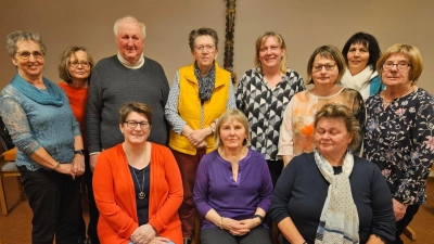 Das neugewählte Vorstandsteam des Frauenbundes mit der neuen (vorne v.l.) Vorsitzenden Silke Singer und Stellvertreterin Gunda Hölzl. (Bild: Karl Ziegler)