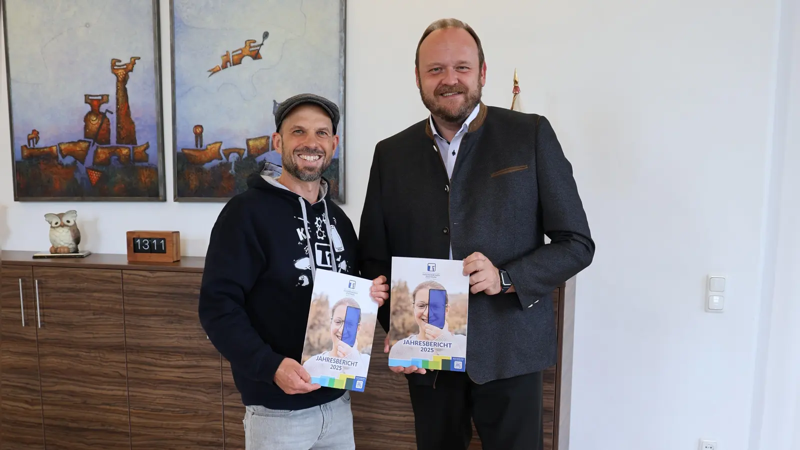Philipp Reich (Leiter des T1) und Landrat von Neustadt a.d. Waldnaab Andreas Meier (Bild: Christian Kreil)