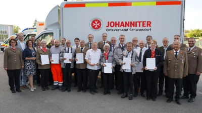 Der Johanniter-Ortsverband Schwandorf freut sich über sein 20-jähriges Bestehen. (Bild: Matthias Walk)