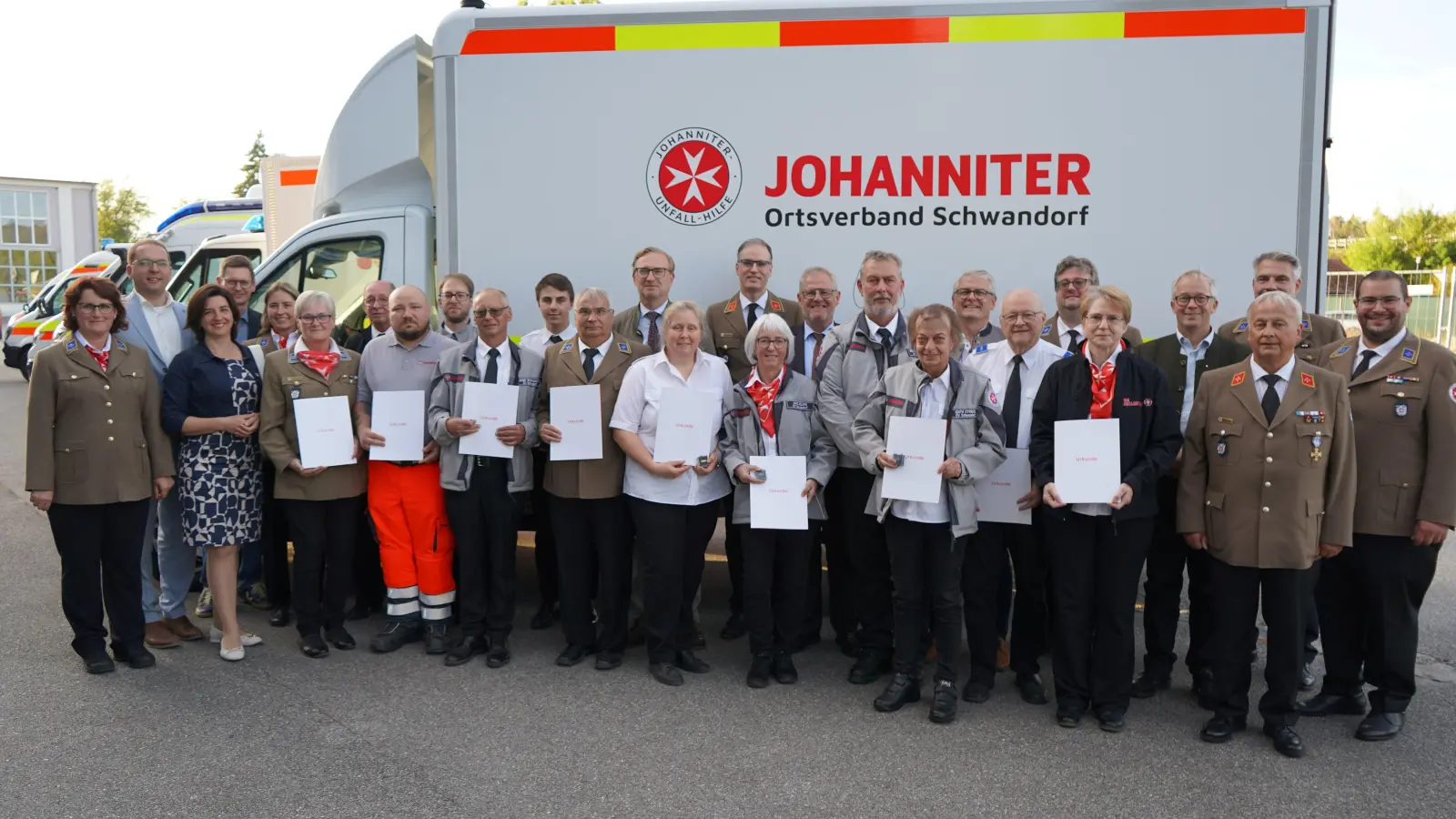Der Johanniter-Ortsverband Schwandorf freut sich über sein 20-jähriges Bestehen. (Bild: Matthias Walk)