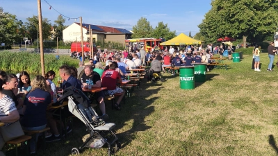 Das Weiherfest der FF Stulln zog zahlreiche Besucher an. (Bild: Ela Bierler)