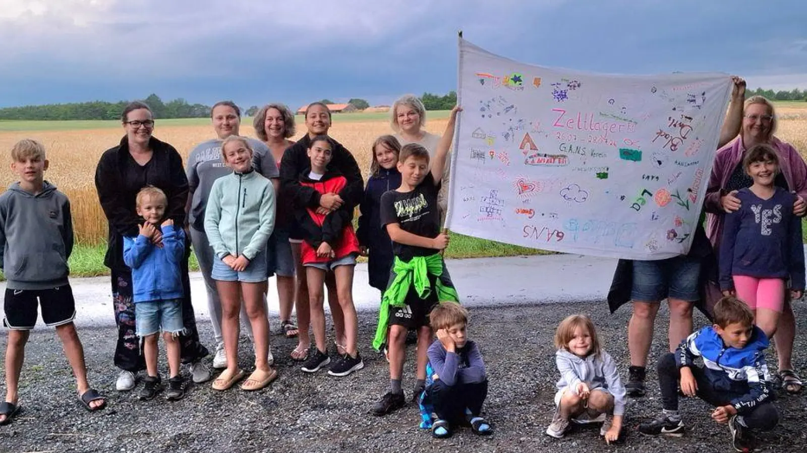 Gruppenfoto Zeltlager am Badeweiher in Konnersreuth. (Bild: Andrea Schwägerl )