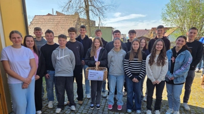 KLJB Neudorf sammelt 160 Euro Spenden für den Bunten Kreis Weiden  (Bild: Hannah Rauch)