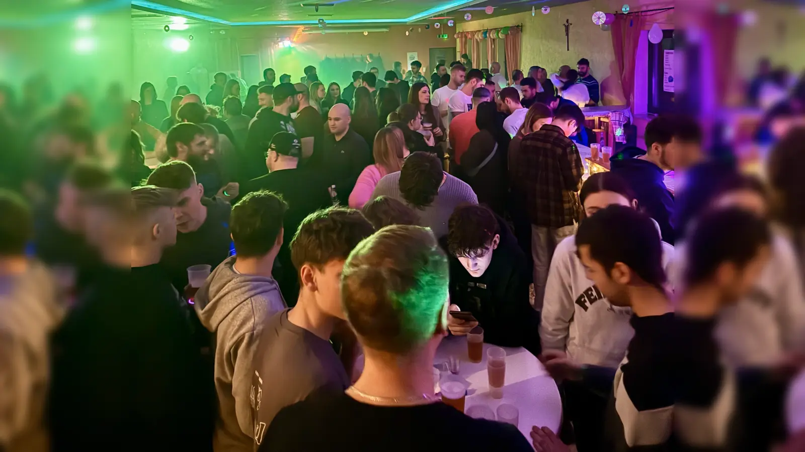 Der SC Sportheim Saal gestaltete eine lebhafte Party mit ausgelassener Atmosphäre. (Bild: Lukas Siegler)