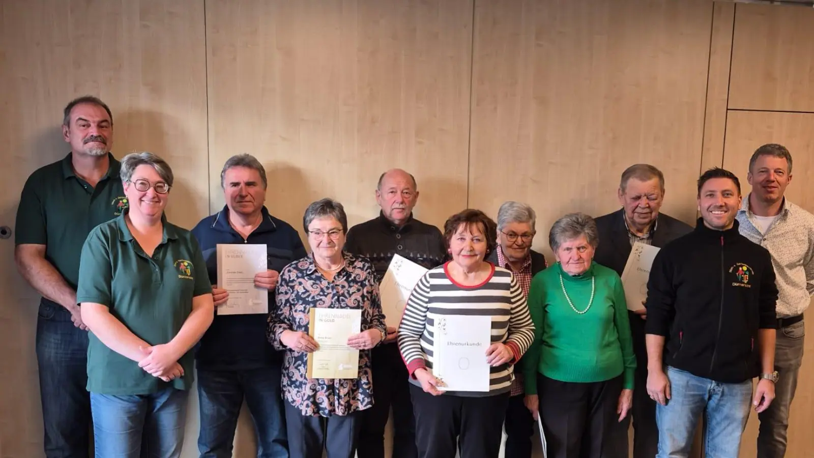 Alfred Schürer (Vorstand) Andrea Knipp (Vorstand), Johann Zinkl, Betty Bauer, Manfred Götz, Karola Kederer, Agnes Zweck, Johanna Preitschaft, Rudolf Kasparides, Mayer Andreas (Vorstand), Harald Saffert (3. Bürgermeister). (Bild: Manuel Knipp )