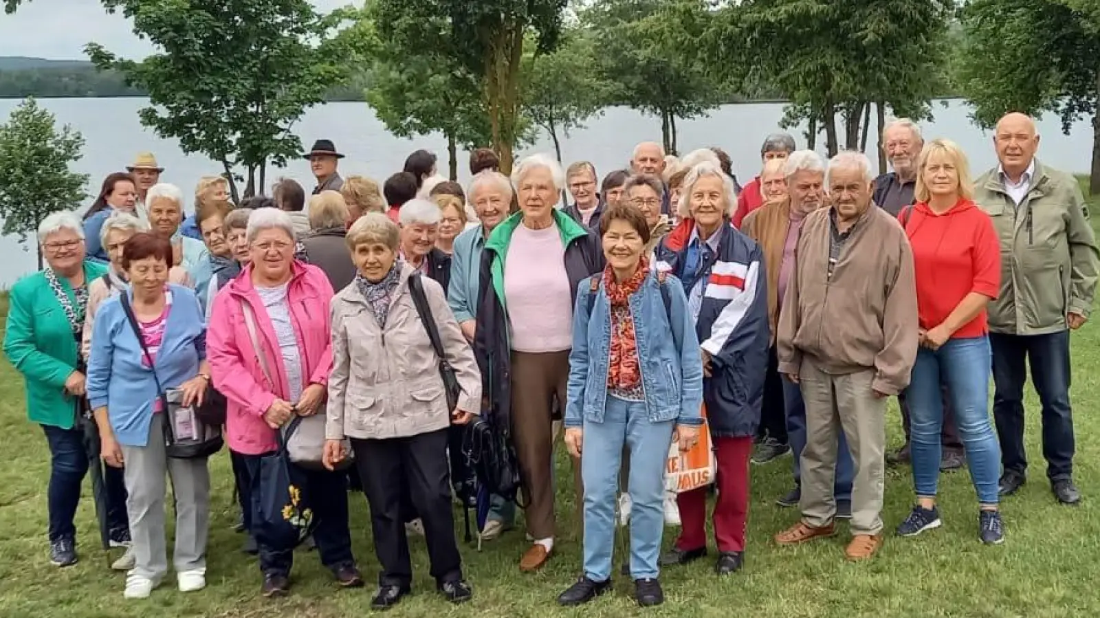 Der Murner See war Ausflugsziel der Senioren. (Bild: Maria Zangl)