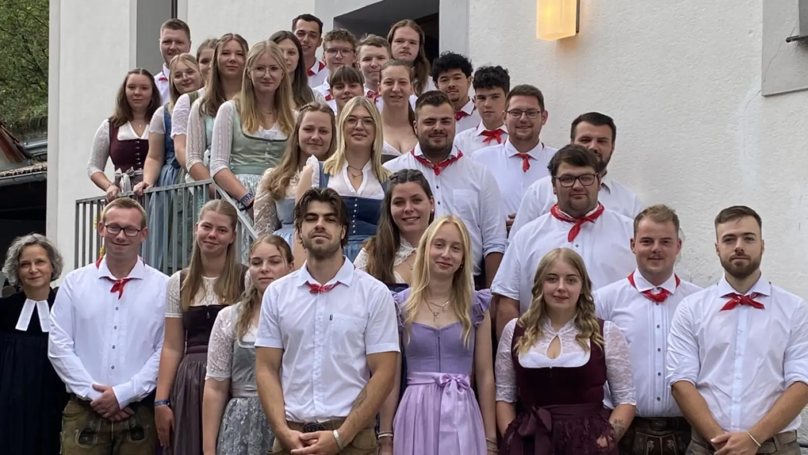 Kirwapaare mit Pfarrerin Renate Schauer. (Bild: Tanja Appel )