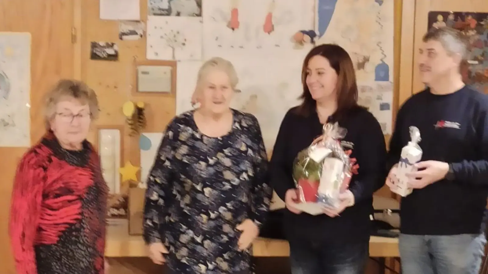 Übergabe einer Spende für HvO Team Mantel. (Bild: Monika Rittner)