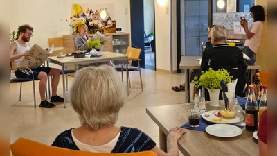 Die Weidner Komödiens sorgten mit ihrem Auftritt für lachende Gesichter und fröhliche Stimmung im Hospiz. (Bild: Carmen Marterer)