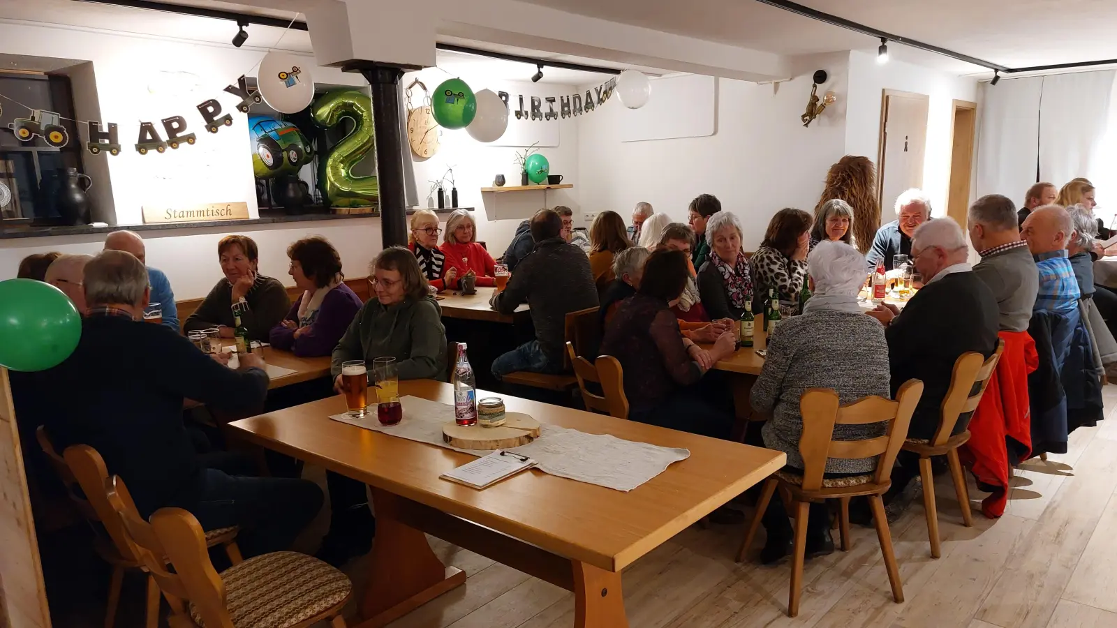 Der erst Stammtisch des OGV Sigl (Bild: Armin Heuberger)