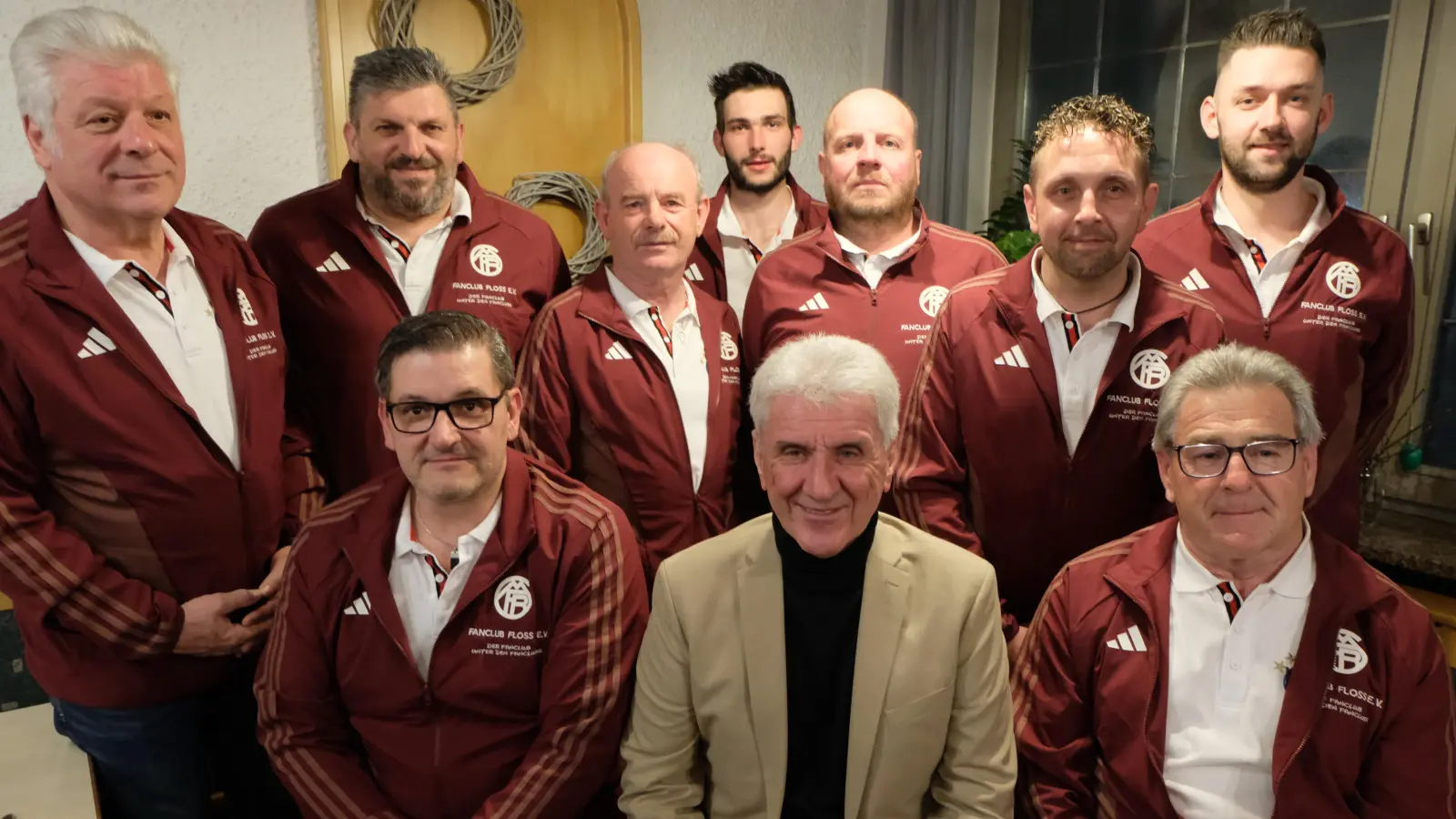 Mit dieser Mannschaft startet Gerhard Stadler (sitzend Zweiter von links) in die nächste Runde der zweijährigen Wahlperiode. (Bild: Fred Lehner)