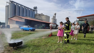 Feuerwehrmann Elias Franz half beim Löschen eines Feuers (Bild: Sebastian Weidner)