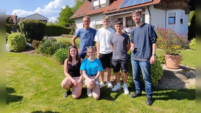 Die Gaumeister 2025 von Freischütz Karmensölden. Von Links: Leonie Lemnitzer, Bernhard Erras, Alexia Frescher, Niklas Bechthold, Emilio Chand, Sebastian Sättler, es fehlt Stefanie Kryschak (Bild: Stefan Neubauer)