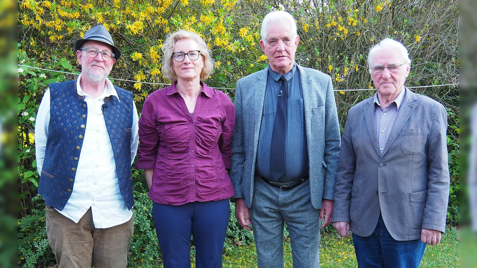 ( v. links) Kulturjournalist Stefan Voit; Bettina Hahn, Geschäftsführerin Evangelisches Bildungswerk; Autor Bernhard Setzwein und Tutzing-Freundeskreis-Sprecher Dr. Ehrenfried Lachmann  (Bild: Siegfried Bühner)