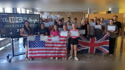 Preisverleihung zum europaweiten Englischwettbewerb (Bild: Sabine Graser)