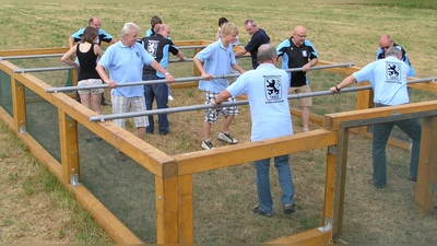 Lebendkickerturnier der Löwen am Samstag 19.3.25 mit Promi - Teams (Bild: Dr. Johannes Weig)