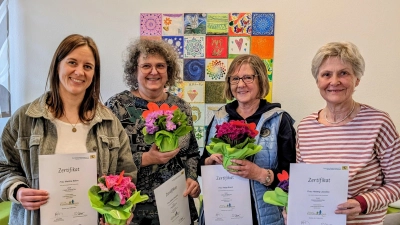 Vier Ehrenamtliche wurden zu neuen Familienpatinnen im SOS-Kinderdorf ausgebildet. (Bild: Judith Pfeiffer)