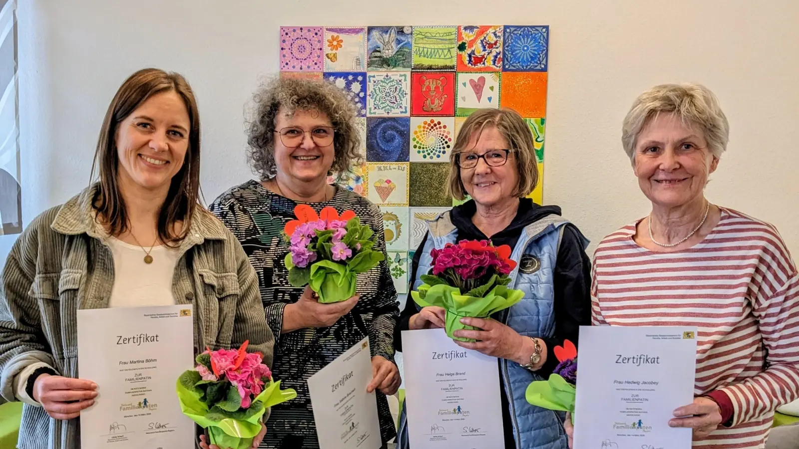 Vier Ehrenamtliche wurden zu neuen Familienpatinnen im SOS-Kinderdorf ausgebildet. (Bild: Judith Pfeiffer)