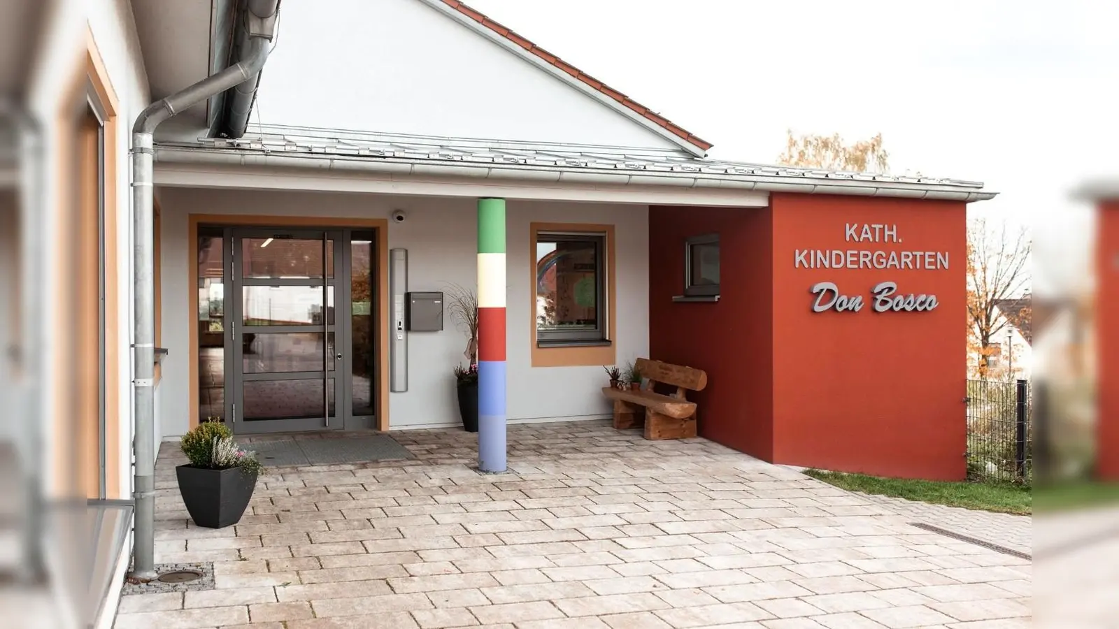 Eingangsbereich der KiTa  (Bild: Maike Beimler)