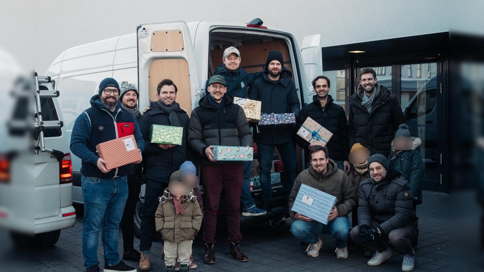 Die Sammelstelle für Päckchen aus der Region Weiden/Neustadt war an der OTH in Weiden, dort wurden mehr als 700 Päckchen von den Mitgliedern des RT49 Weiden vorverladen zur Weiterfahrt an die Sammelstelle in Bayreuth. (Bild: Dominink Garban)
