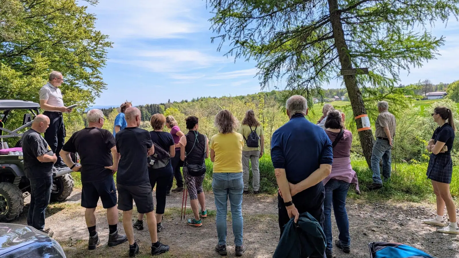 BI „Wirklich Windkraft im Naturpark?” organisiert 2. Begehung des ehem. Bergbaugebiets am kleinen Teichelberg (Bild: Christina Kretschmer )