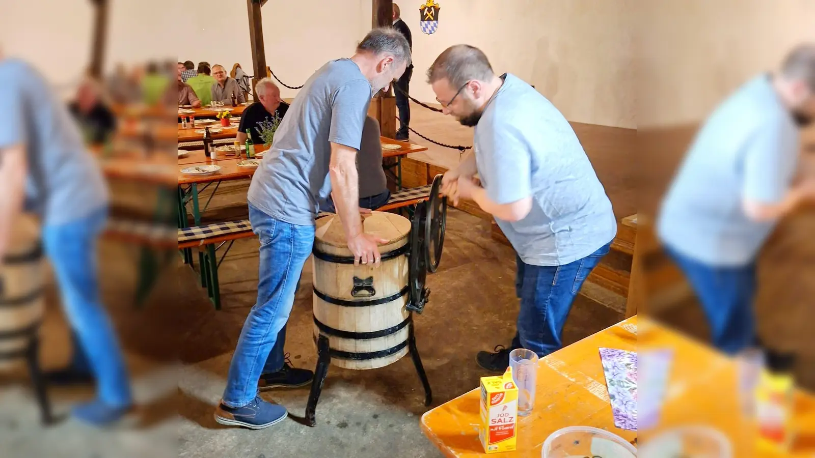 Traditionelles Ausbuttern. (Bild: Claudia Lederer)