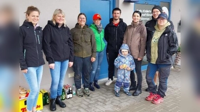 Viele Helfer waren beim Arbeitseinsatz im Kinderhaus Ebnath dabei. (Bild: Josef Söllner)