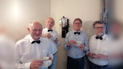 Die Vier Unverdorbenen v. li.: Franz Schöberl, Jürgen Zach, Klaus Götze und Karl Stumpfi. (Bild: Christina Ziereis)