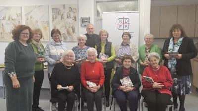 Ehrungen des Frauenbunds Tirschenreuth, links Barbara Schmid, Mitte Stadtpfarrer Flierl (Bild: Barbara Schmid)