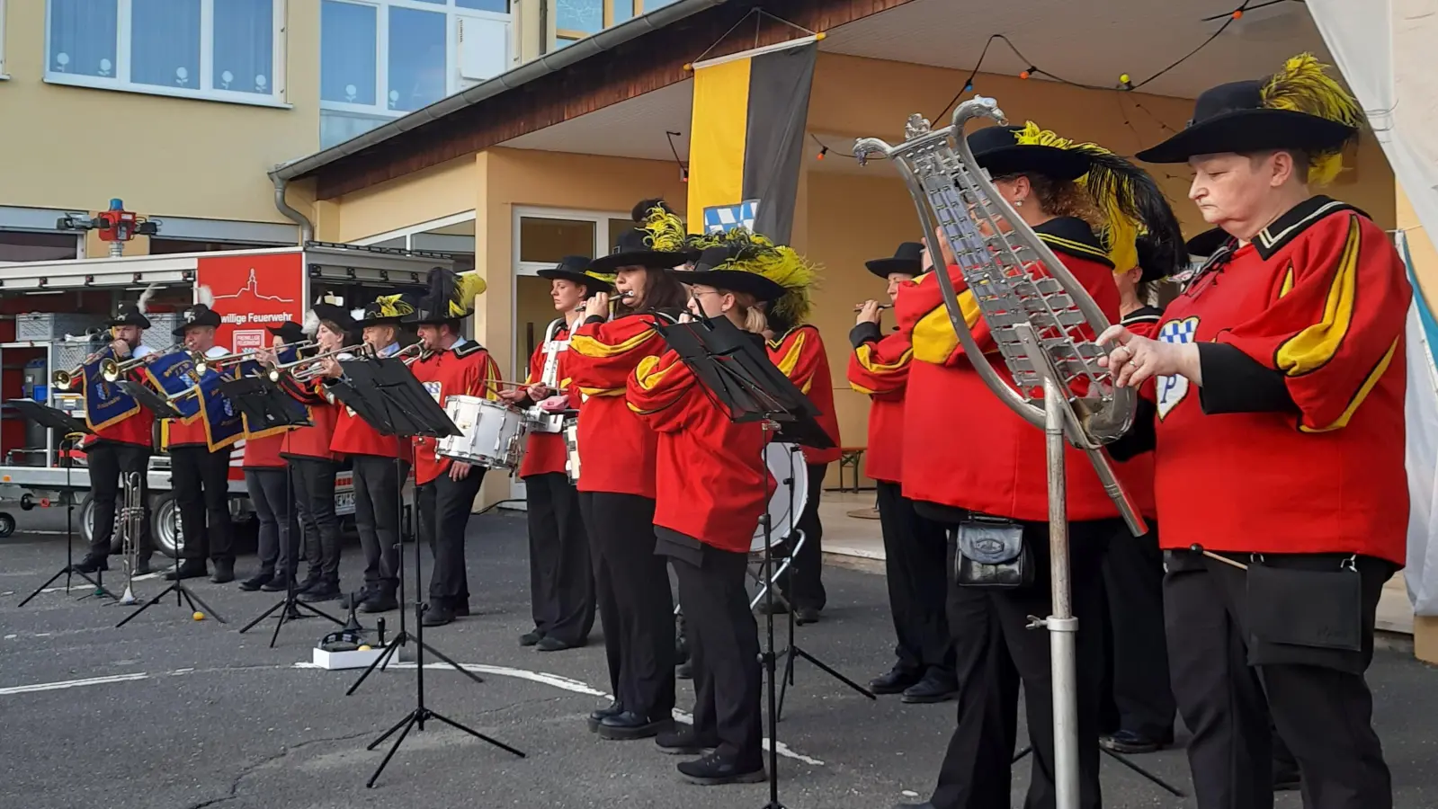 <br>Spielmannszug der FFW Pressath (Bild: Christine Pfeiffer)