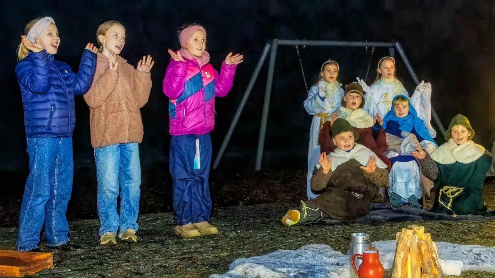 Die Hirtenkinder der Freudenberger Bühne wünschten zum Abschluss wie immer „Frohe Weihnachten” (Bild: Hermann Koch)